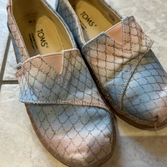 Pink and Blue atoms with Sparkly Scale Pattern, Sz 11 - Picture 3 of 5